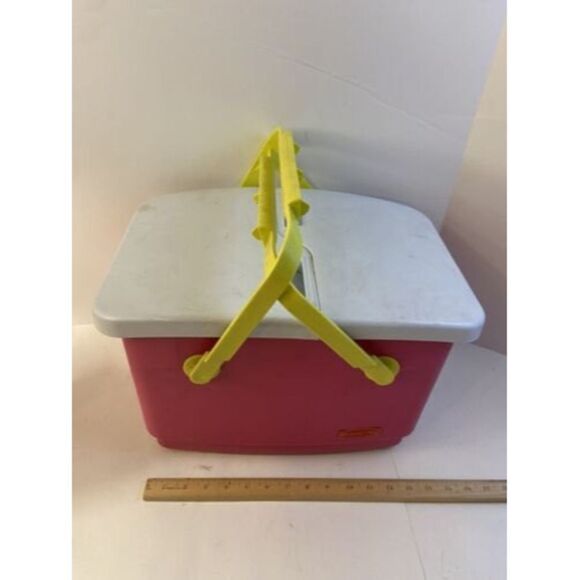 Igloo Pink Picnic Cooler - Picture 1 of 6